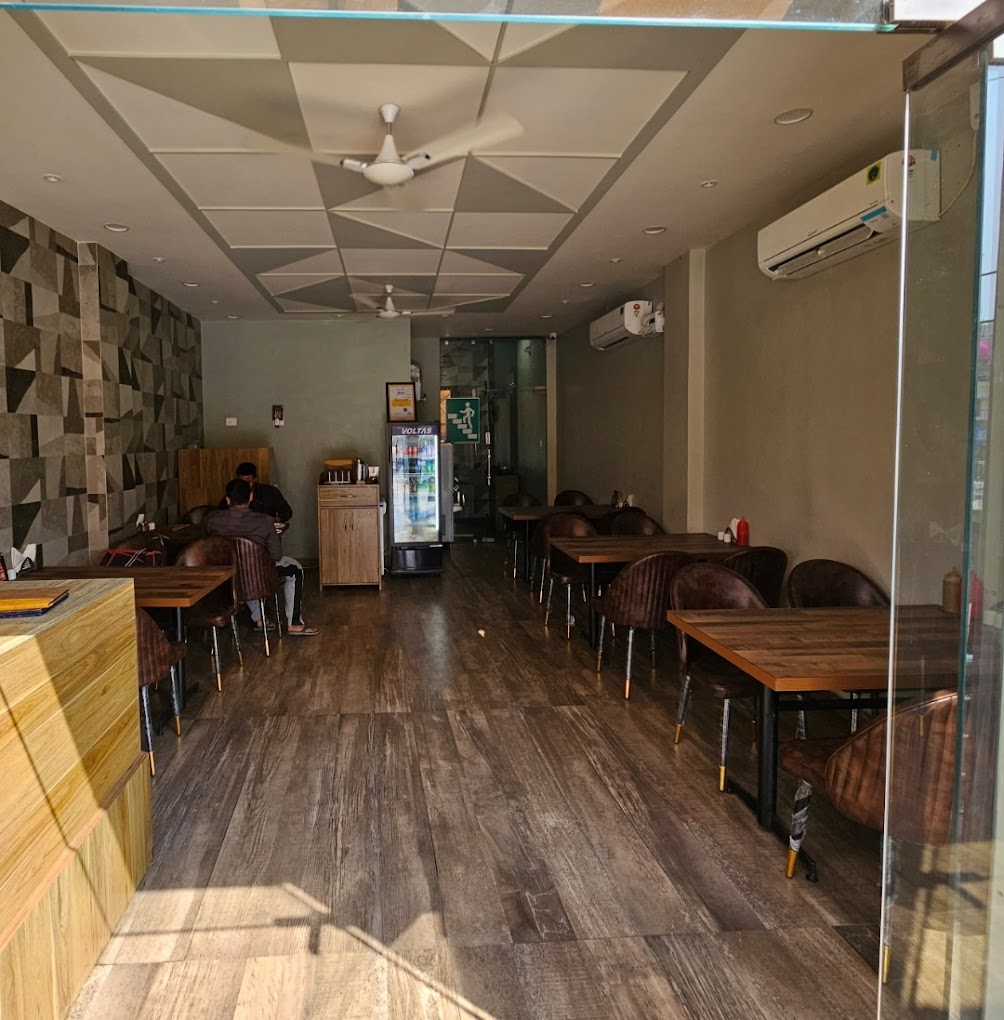 Vegking Family Restaurant Varanasi