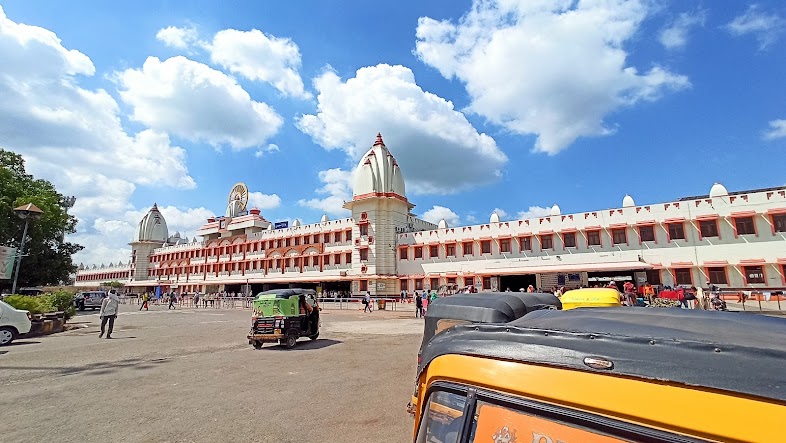 Varanasi Cantt to Varanasi Ghats distance